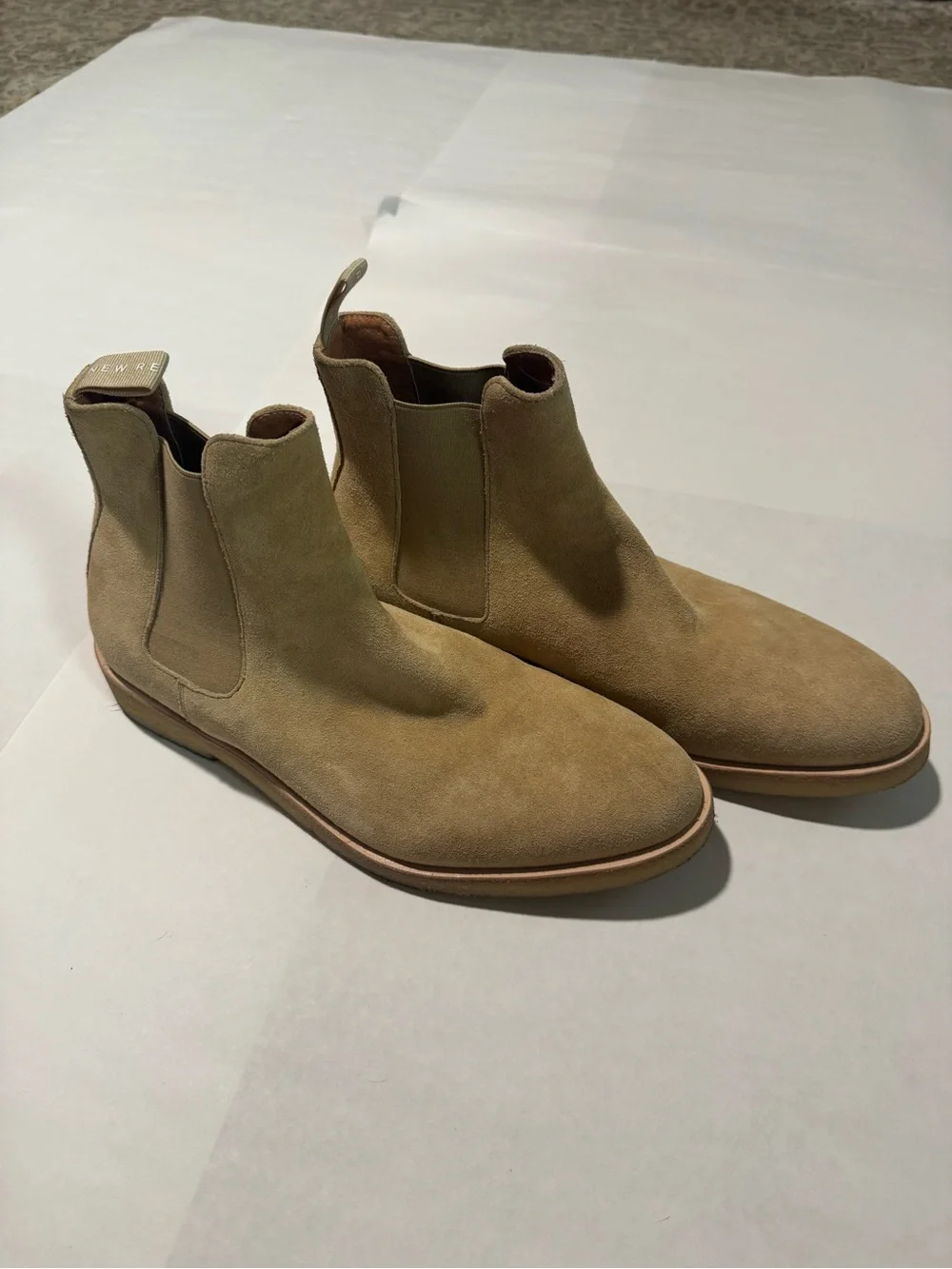 Men's Suede Chukka Chelsea Boots in Tan w/storage bag
